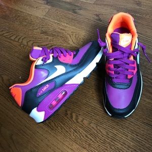 Youth Air Max 90 Size 4Y